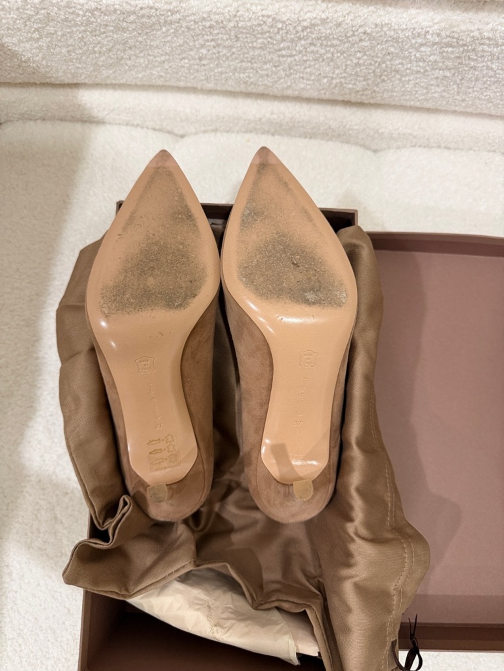 Gianvito Rossi Suede Pointed-Toe Pumps in Taupe - Picture 4 of 7